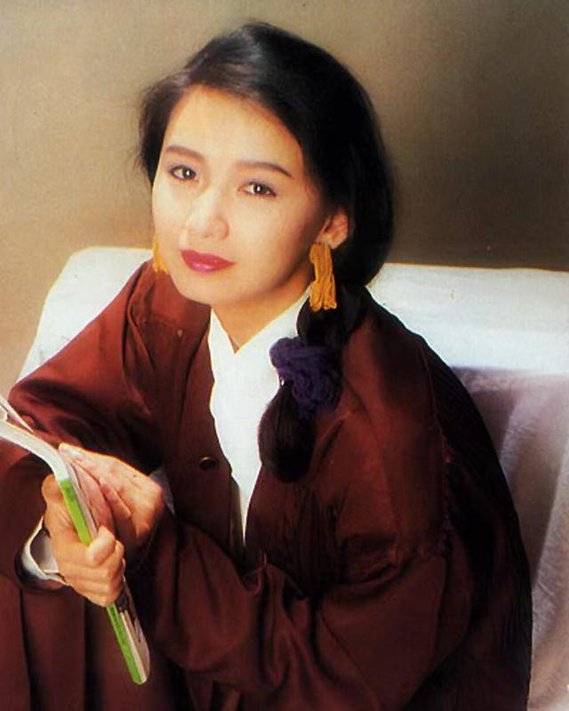 “豪門棄婦”曾華倩，被遺忘20多年，如今兒子成游泳冠軍