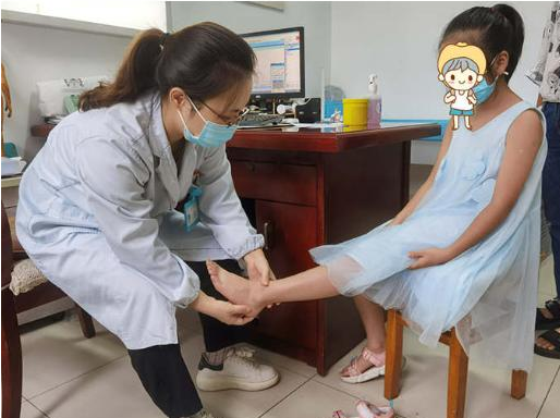 【汽車之家】媽媽為女兒長高每天逼其跳繩3000個